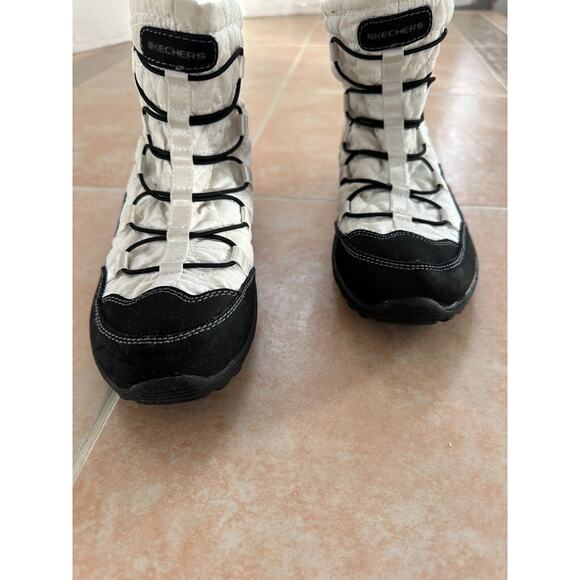 Skechers Booties Reggae Fest Steady Size 6.5 Quilted White Bungee Boots SN 49301 - Picture 4 of 12